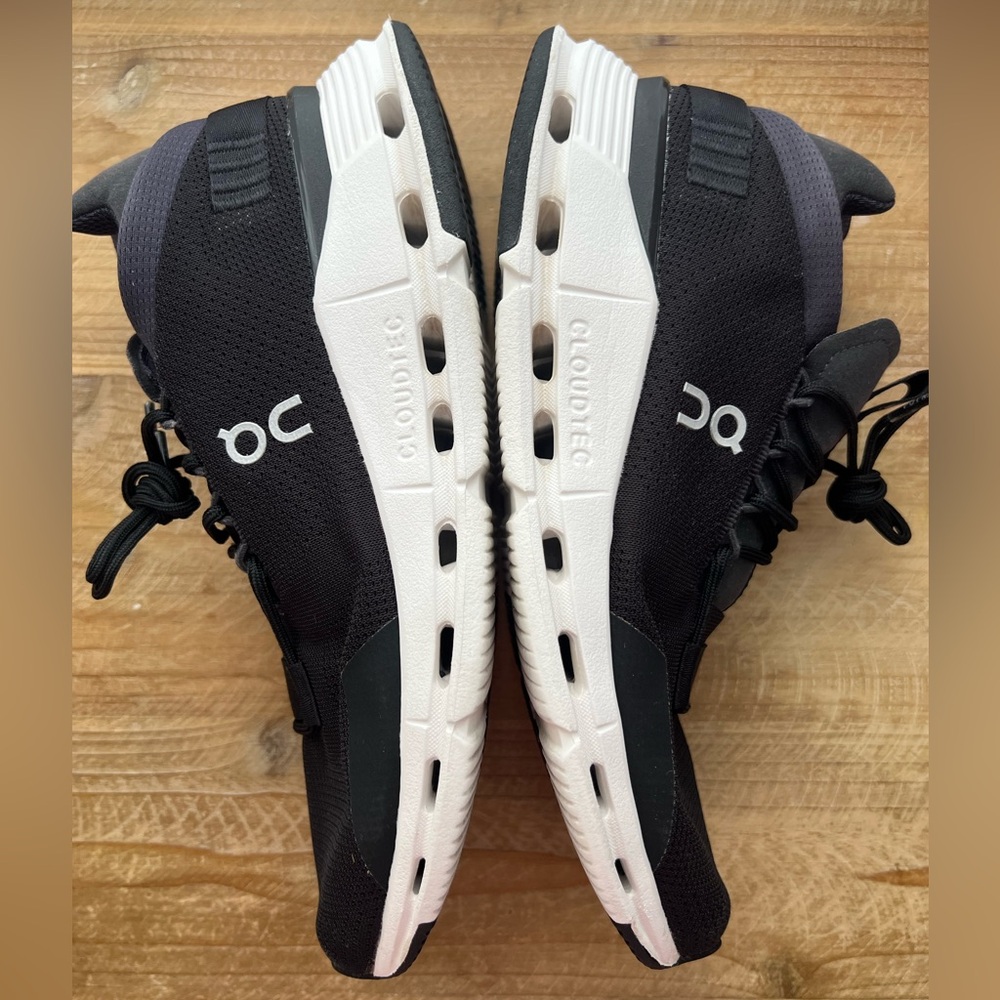 On Cloud Running Cloudnova in Phantom/White Women’s Size 9.5 - Picture 9 of 13
